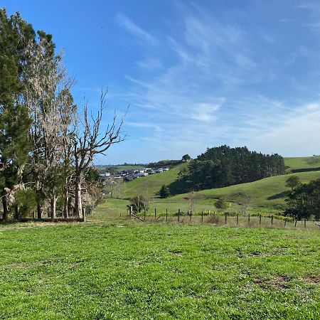 Cosy Cabin To Stay Even Better Than Glamping Pukekohe Екстериор снимка