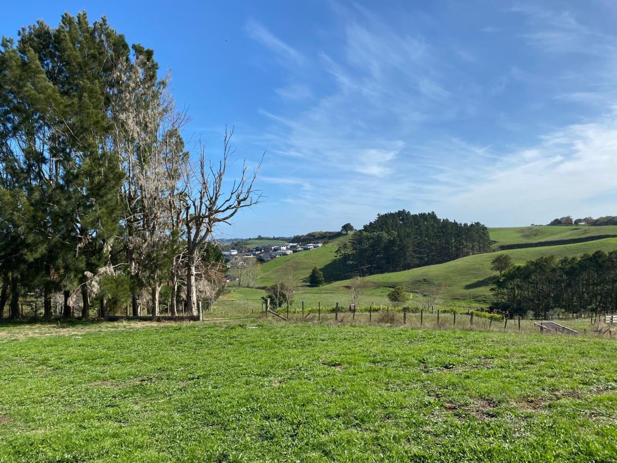 Cosy Cabin To Stay Even Better Than Glamping Pukekohe Екстериор снимка