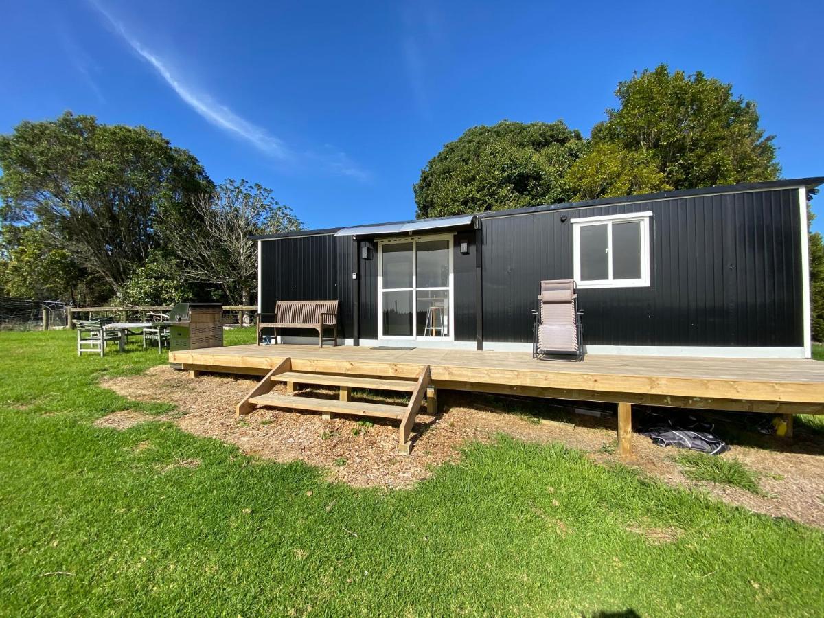 Cosy Cabin To Stay Even Better Than Glamping Pukekohe Екстериор снимка