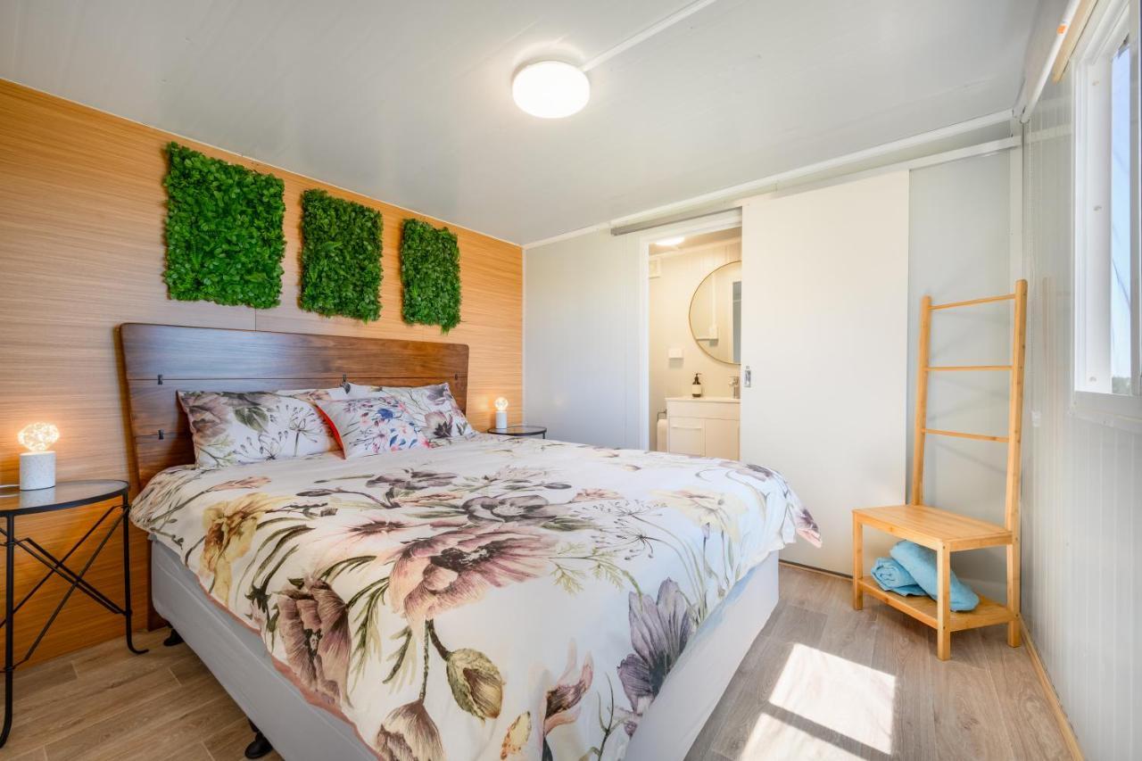 Cosy Cabin To Stay Even Better Than Glamping Pukekohe Екстериор снимка